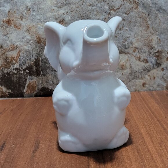 Vintage White Pottery Ceramic Elephant Creamer Pitcher - Picture 9 of 12